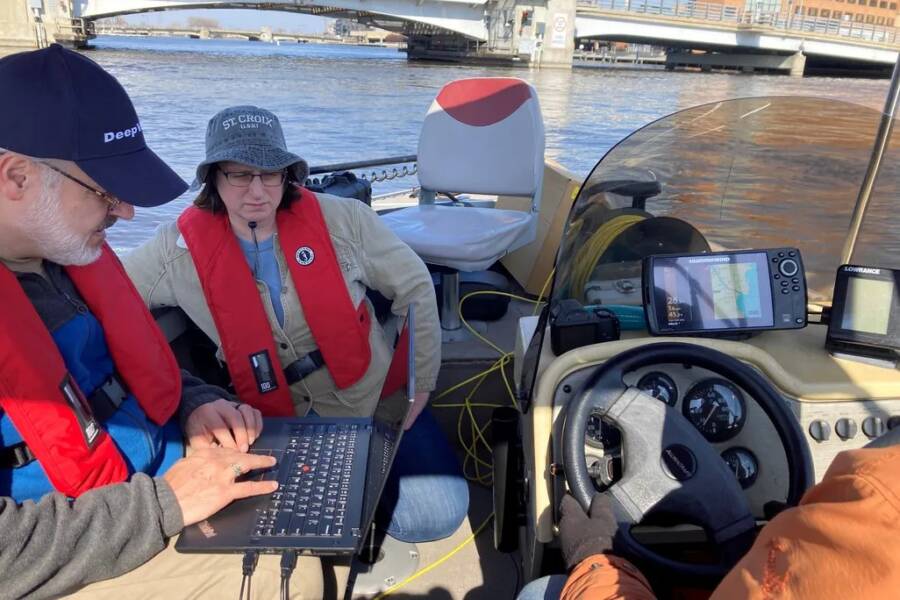 Researchers Survey Fox River