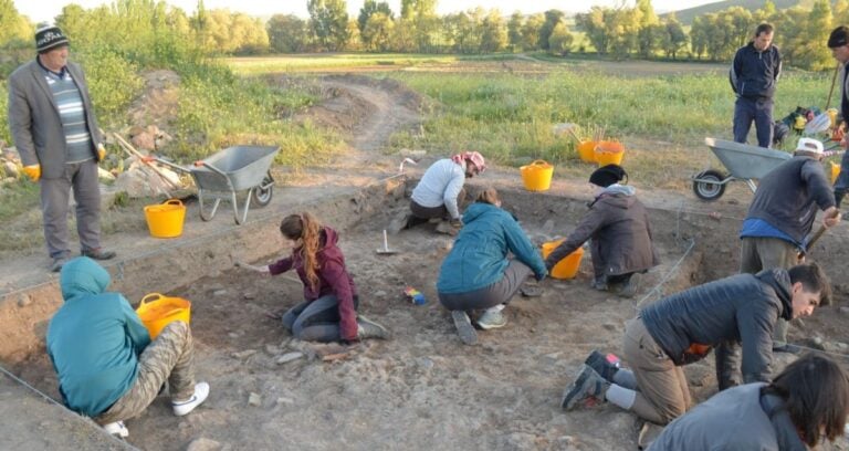 Excavation At Uşaklı Höyük Area F Featured
