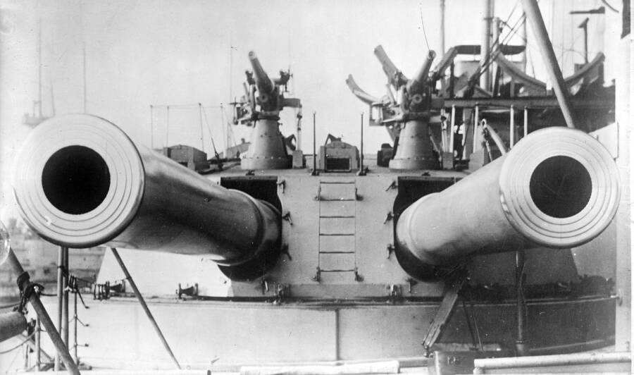 HMS Dreadnought Guns