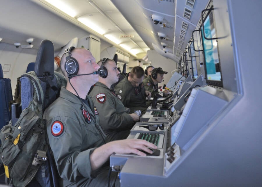 Boeing P 8A Poseidon Crew