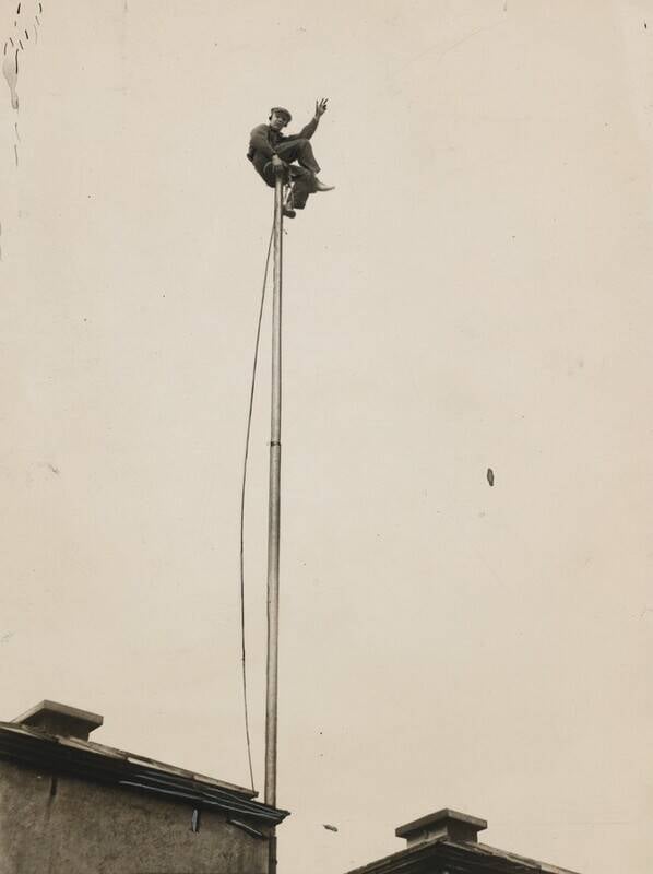 Flagpole Sitter
