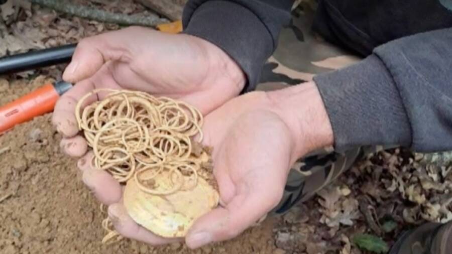 Bronze Age Gold Artifacts In Romania