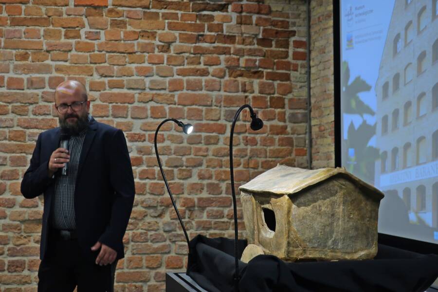 House Urn Presentation In Gdańsk