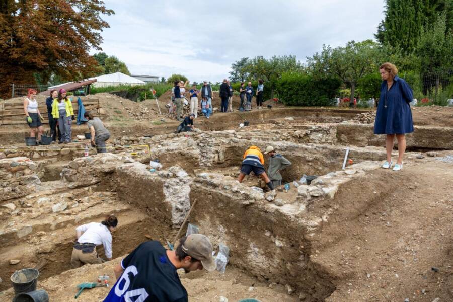 Roman Mausoleum Found Near Lyon