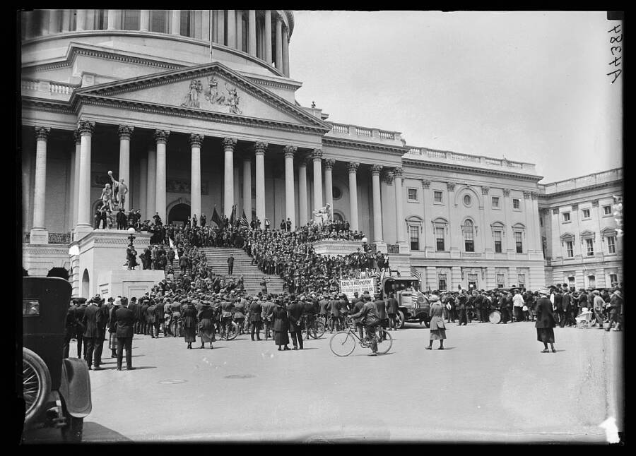 Bonus Army Arriving At The Capitol