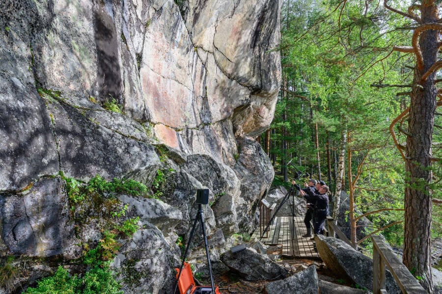 Imaging Astuvansalmi Rock Paintings