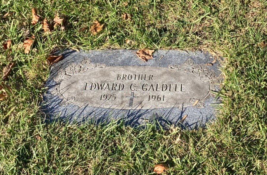 Eddie Gaedel's Gravestone