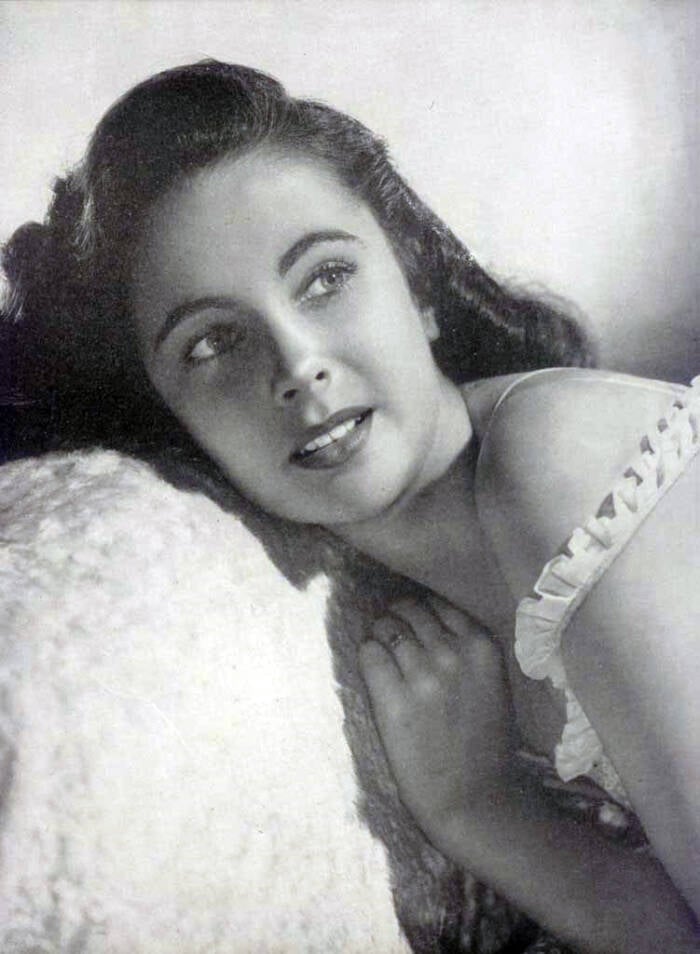 Elizabeth Taylor In An Argentinean Magazine