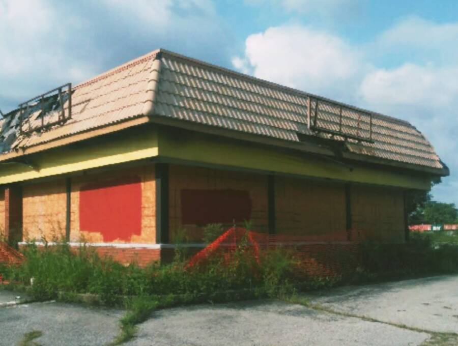 Burger Chef Building