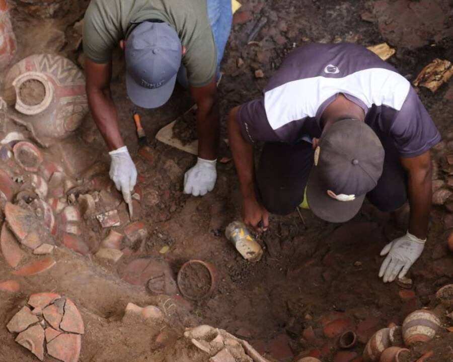 Archaeologists Excavate El Cano Tomb 3