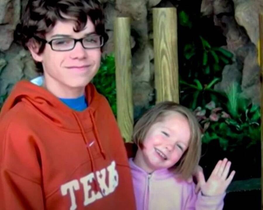 Ella Bennett And Paris Bennett