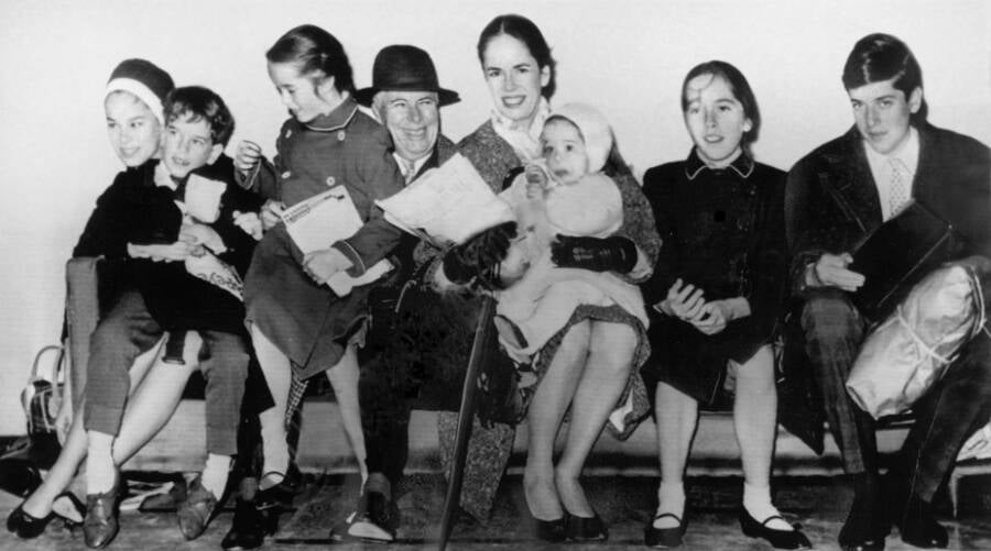 Oona Oneill And Charlie Chaplin And Children