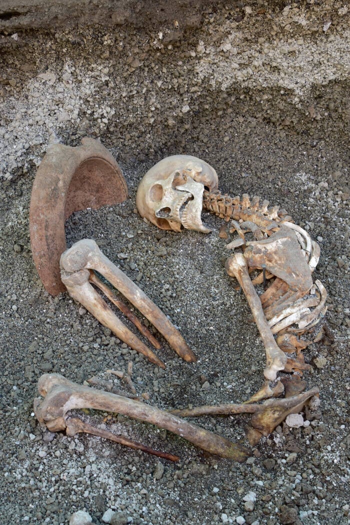 Pompeii Victim And Terracotta Mortar