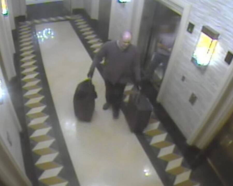 Stephen Paddock In Mandalay Bay Hallway
