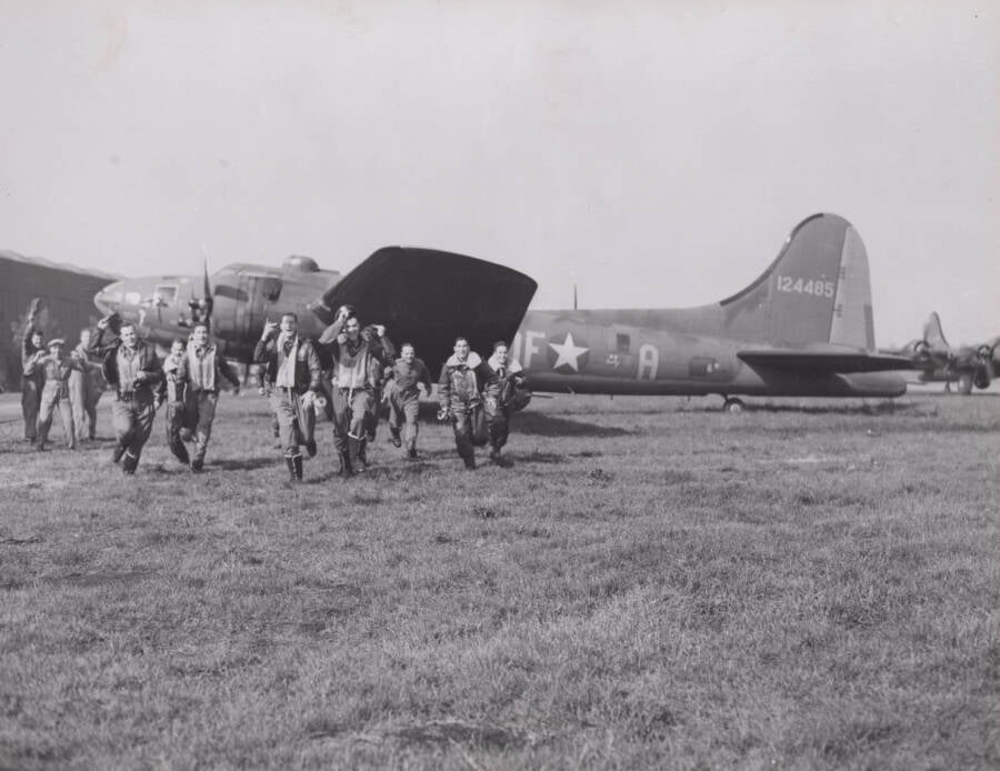 Crew Celebrating Return From 25th Mission