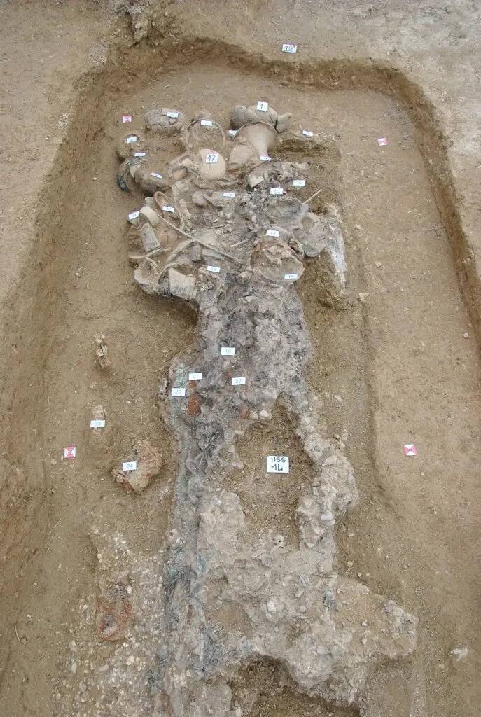Elite Ancient Burial In Sirolo Italy