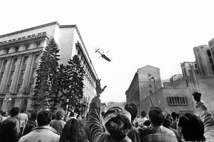 Escape Of Romanian Dictator Nicolae Ceaușescu And His Wife Elena By Helicopter