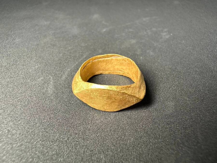 Gold Ring From Don Yai Thong