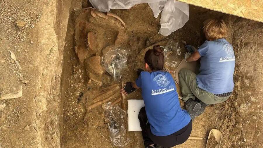Ancient Princely Tomb With Chariot