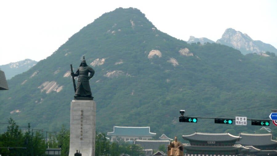 Yi Sun Sin Statue Seoul
